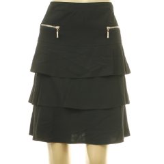 Fodros fekete szoknya