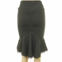 Csíkos fekete szoknya