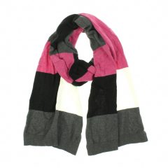 Színes kötött sál