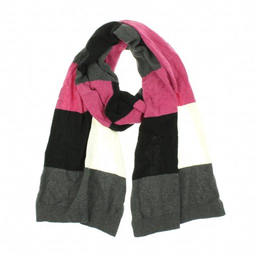 Színes kötött sál