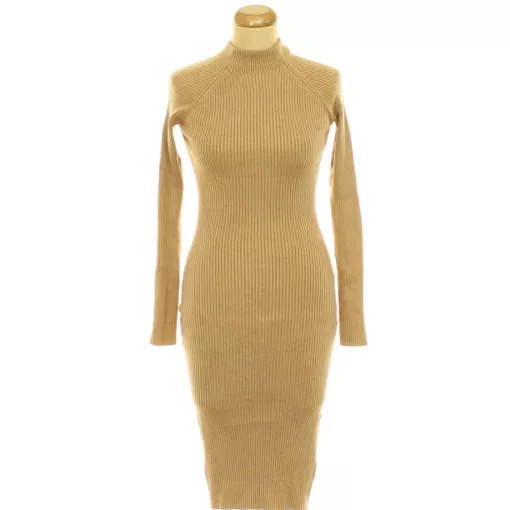 Reserved testhezálló kötött ruha