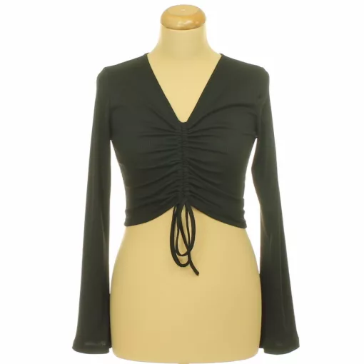 Ráncolt fekete felső