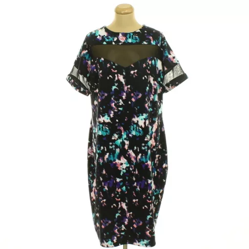 Boutique mintás ruha