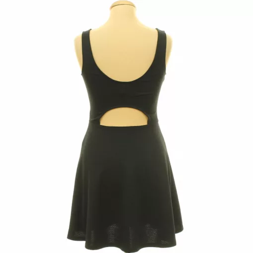 Divided fekete nyitott hátú ruha