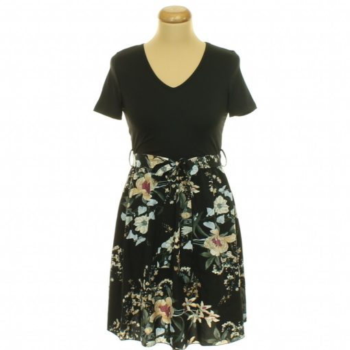 Shein virágmintás fekete ruha