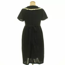 Galléros fekete ruha