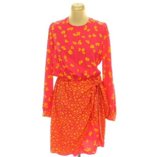 Michelle Keegan virágmintás pink ruha