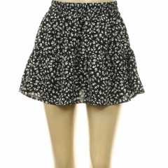 Virágmintás fekete szoknya
