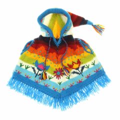 Kapucnis kötött poncsó