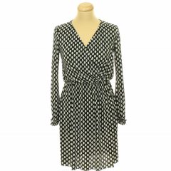 River Island pöttyös pliszírozott ruha