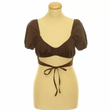 Divided barna top