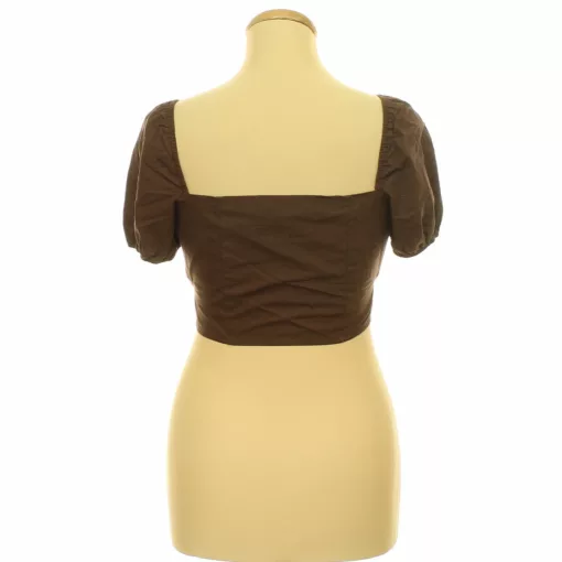 Divided barna top