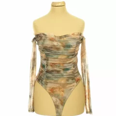 Pretty Little Thing mintás necc body